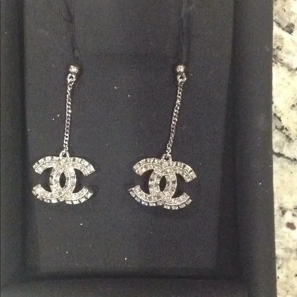 Chanel CC earrings - Picture 2 of 5